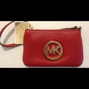 NWT Michael Kor’s Fulton Leather Red Wristlet!!